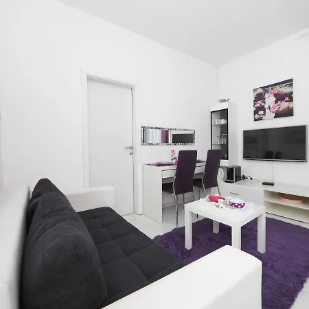 Beach Paradise Apartments *