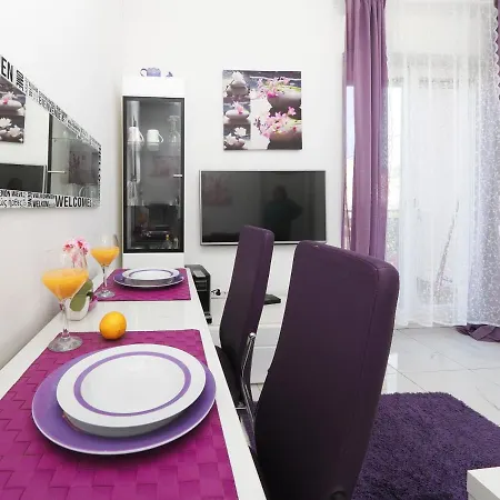 Beach Paradise Apartments Apartment