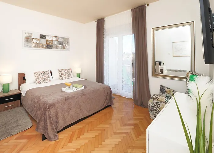 公寓 Paradise 扎达尔